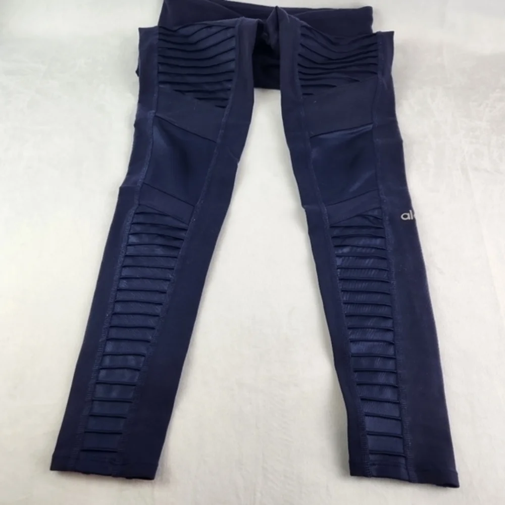 ALO Moto Navy Leggings Size X-Small Glossy‎ Stretch Moisture Wicking Mesh Detail